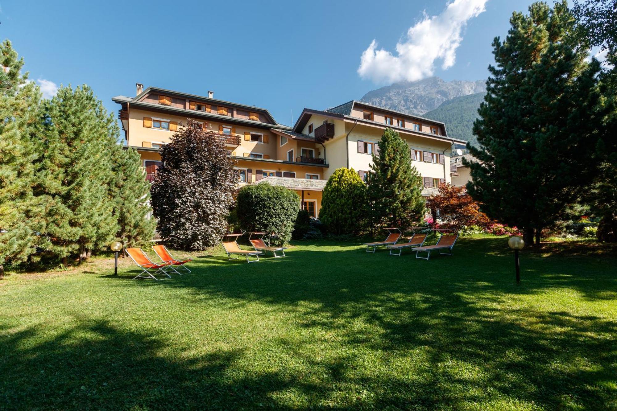 Sci Sport Rooms & Suites Bormio Eksteriør billede